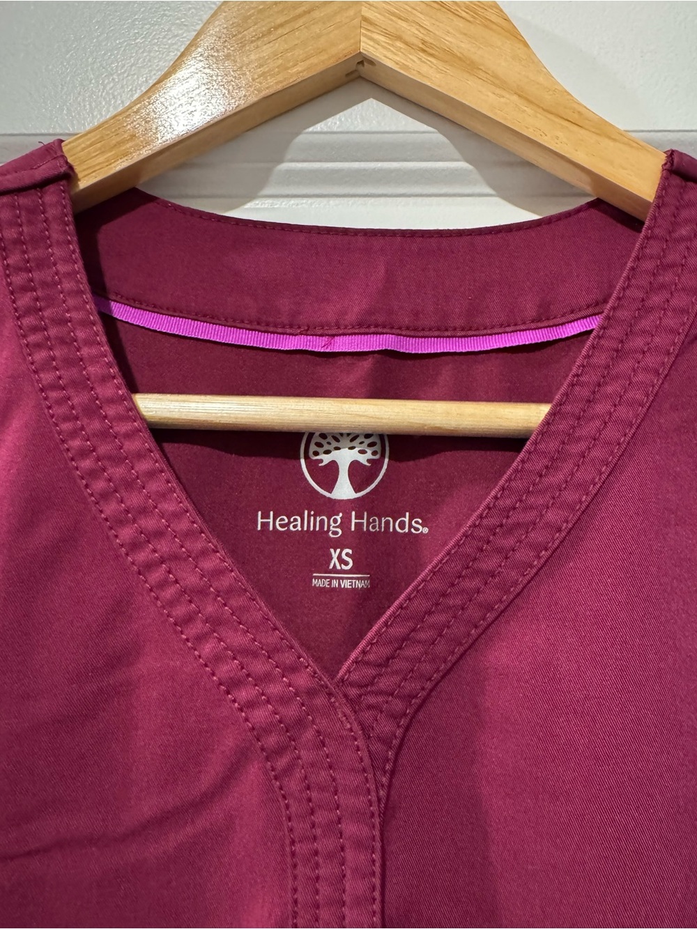 XS 2Pc Scrub Set Healing Hands Wine - Picture 3 of 12
